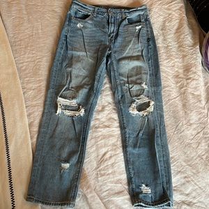 American Eagle mom jean
